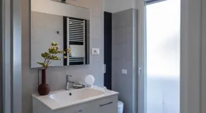 B&B Poli Opposti - Image 3