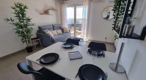 L'Appartement Ensoleillé, WIFI-Clim-Gare-Terrasse - Image 3