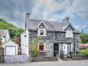 Cottage in Betws-y-Coed near Snowdonia Trails - Image 4