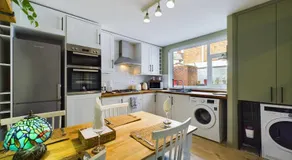 Casa Verde Belmont - Image 2