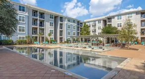 Luxury 1 BedRM Unit in Frisco Pool Gym & Workplace - Image 3