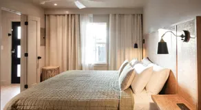 Gloria Inn - Unit 6 - Image 2