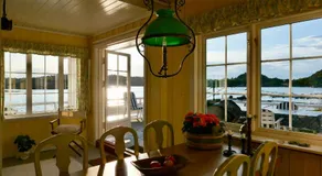 Cabin With Sunset Views And Private Dock - Image 4