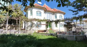 Green Hotel - Image 3