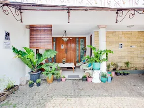 OYO 3725 Sisca Guest House - Image 3