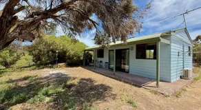 Beachside Cabin No 1 at Island Beach - Image 4