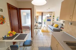 Homelike centre apartment (free parking) - Image 1