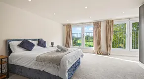 LUXURIOUS HOLIDAY HOME Bolton - Image 2