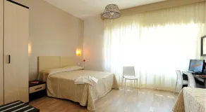 Honey Rooms - Image 2