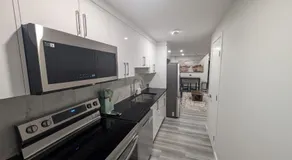 Luxury Retreat - 1hr to Banff, 20min from Airport, 85 inch Cinema, Full Kitchen, Laundry, Workstation and High speed fibre internet - Image 4