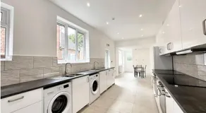 City Stays at St Patricks - Private Ensuites - Image 4
