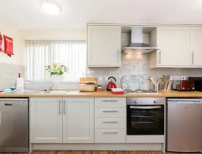 StayFord Apartments - Meriden - Near NEC - Image 4