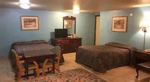 HWY Express Inn & Suites - Image 5