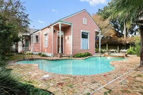 Five BR - Sleeps 10! Steps from French Quarter - Image 4