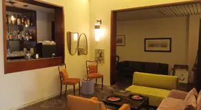 Hotel Touring - Image 3