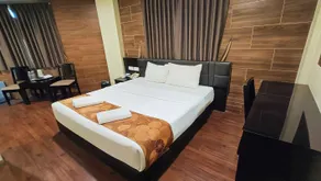 The Corum View Hotel - Image 2