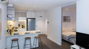 Lux 2BR CBD Apartment with Pool Spa Gym and City Views - Image 2