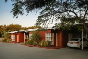 Mokoro Lodge - Image 4