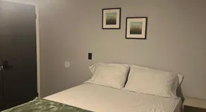 Cozy Haven with Premier Privacy 4 bedroom - Image 2