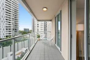 HELP1 - Chatswood Charm Central Apartment near Station - Image 4