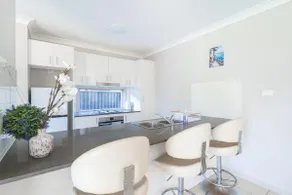 Spacious 4-Bedroom Home Near University & Shops - Image 3