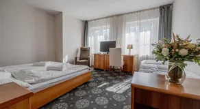 City Hotel - Image 2