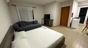 Rooftop Gallery Hostel - Image 2