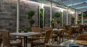 Hotel Idol - Image 3