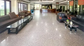 Baiboon Grand Hotel - Image 2