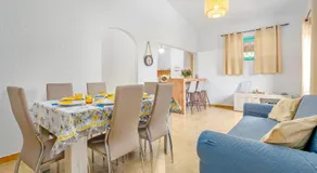 Appartement 'Casa Vacanze Cannigione' avec terrasse privée, Wi-Fi et climatisation - Image 3