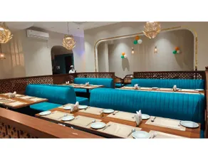 The Royall Hotel & Royall Banquet - Image 4