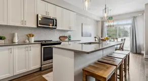 Family Townhome in Historic Snowbridge - Image 2