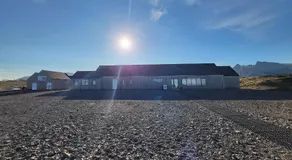 Fjallsárlón Glacier Lagoon Aurora Huts - Winter - Image 5