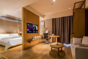 V8 Ziyuangang Hotel - Image 4