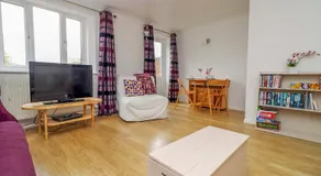 Delightful Home Great Location In Gloucester Quedgeley By STAE-Homes - Image 2