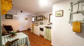 Cozy Apartment Downtown - Image 5