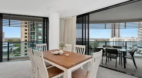 Luxury Living At The Oracle - Image 5