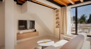 VICE VERSA -Seaside boutique Villa with Pool - Image 2