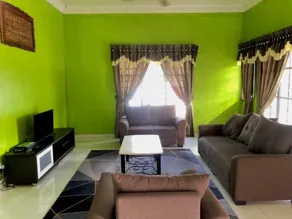 HOMESTAY TEPI PANTAI CRYSTAL BAY - Image 2