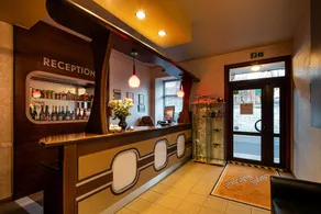 Biplan Hotel - Image 4