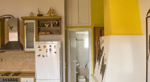 Beautiful apartment (very high ceiling) next to the beach with 2 separate bedrooms - Image 5