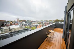Charming City Penthouse Studio KS - Image 4