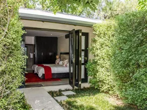 9 On Kromellenboog Guesthouse - Image 1