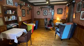 Riverside Guesthouse - Image 4