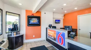 Motel 6-Schiller Park, IL - Chicago O'Hare - Image 3