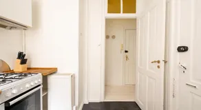 Amazing Apartment in Urban Neighborhood - Image 2
