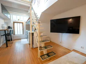 Cozy Artist Loft - Image 5