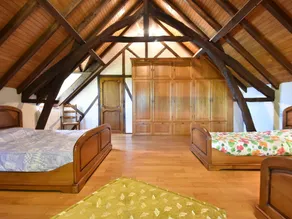 Beautiful holiday home with heated pool - Image 4