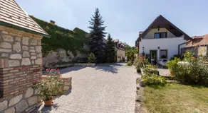 Várfal Vendégház - Image 4
