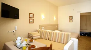 Lili Apartments,oasis 2,5 km from Hania center - Image 4